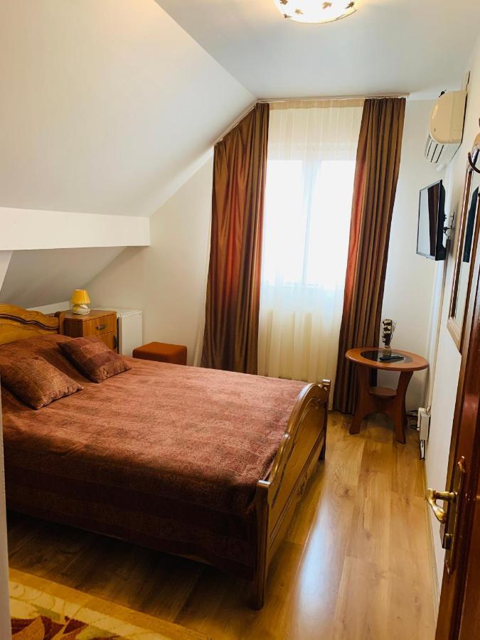 Alex & Maria Hotel Carpinisu Exterior foto