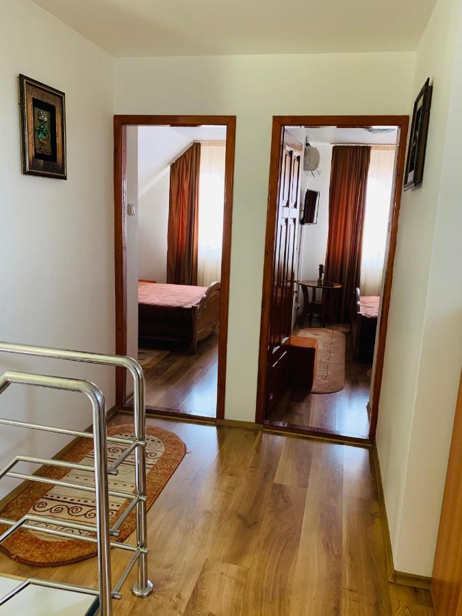 Alex & Maria Hotel Carpinisu Exterior foto
