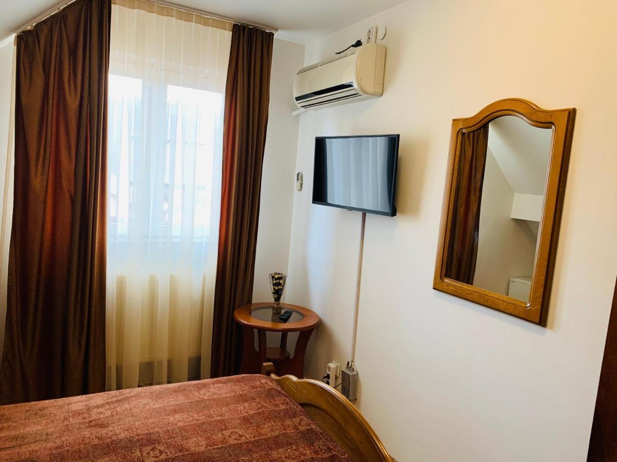Alex & Maria Hotel Carpinisu Exterior foto