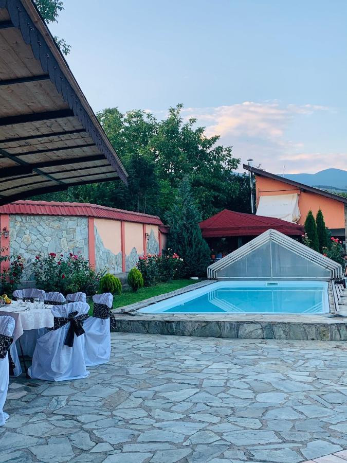 Alex & Maria Hotel Carpinisu Exterior foto