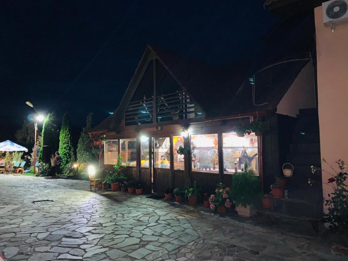 Alex & Maria Hotel Carpinisu Exterior foto