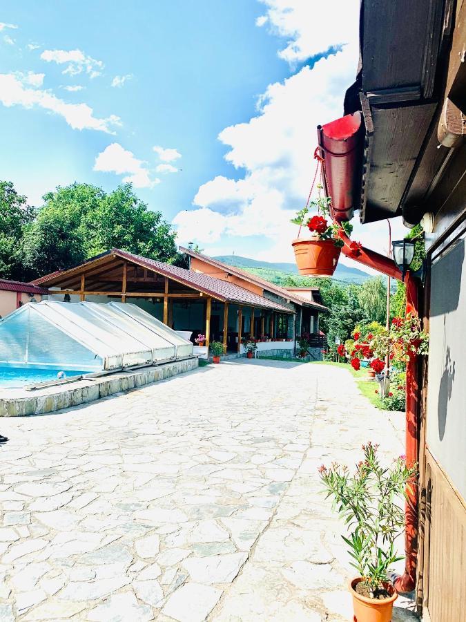 Alex & Maria Hotel Carpinisu Exterior foto